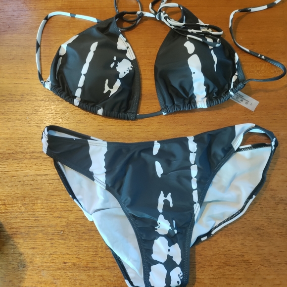 ✨ 4/$15 NWT Shein Three Piece Swimsuit Set - Picture 4 of 6